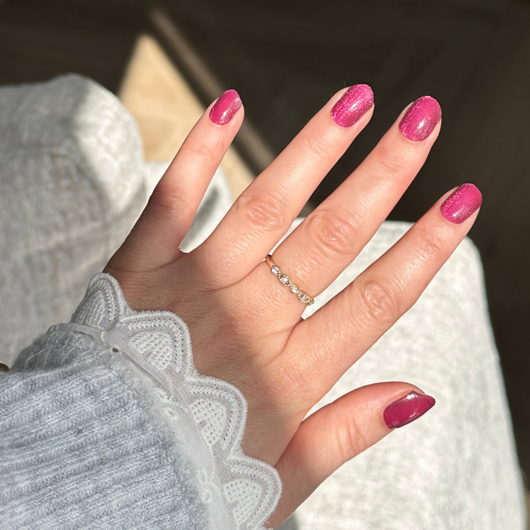 Paars roze (magneta) glitter gellakstickers met subtiel cat eye effect